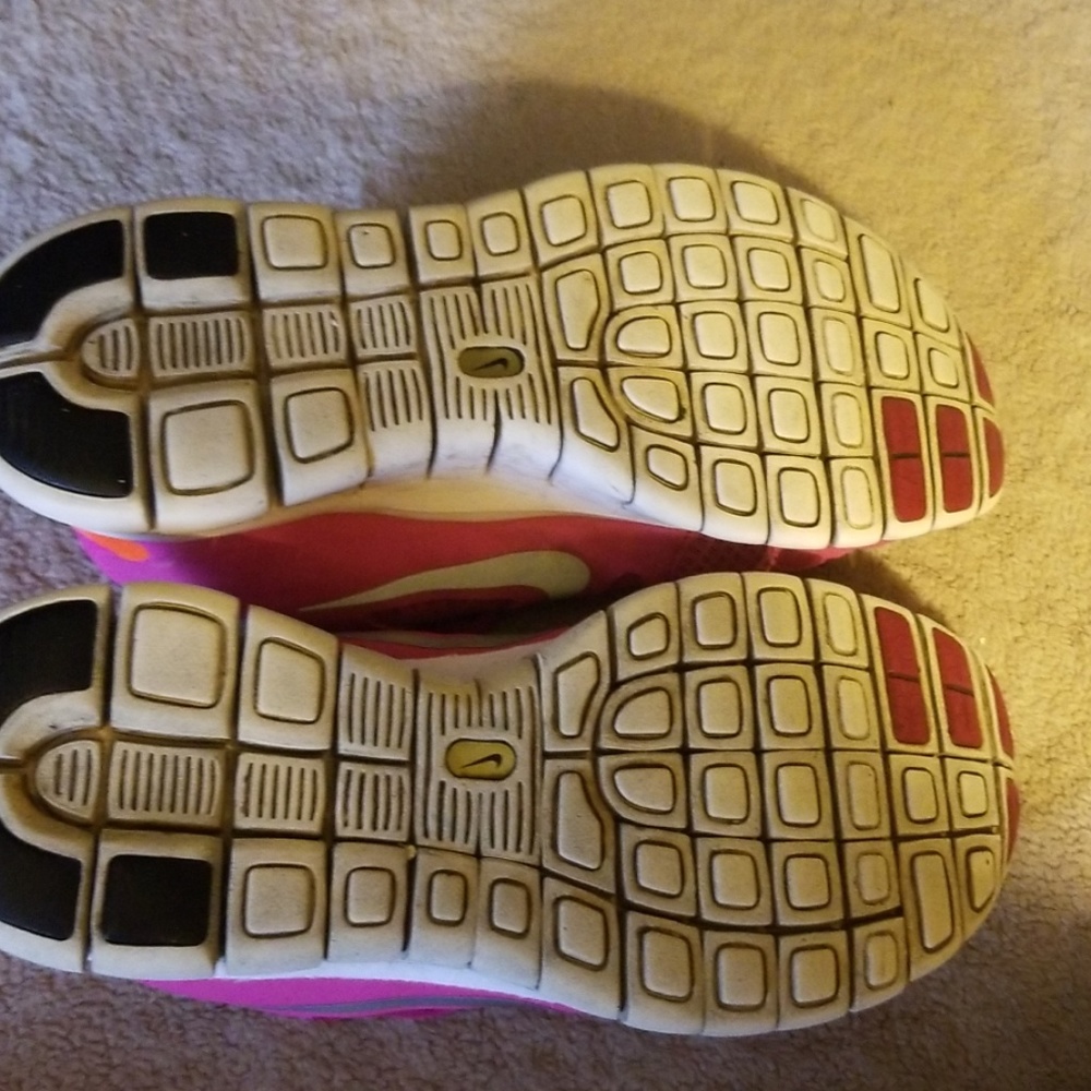 Shoes - Picture 5 of 6